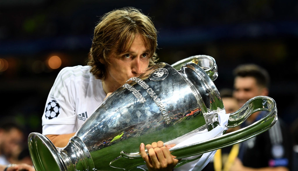 Luka Modric: Từ cậu bé chiến tranh đến Quả bóng vàng