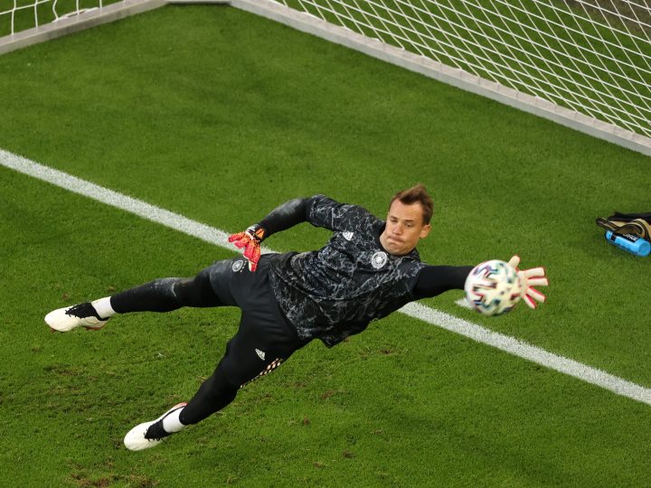 Top 5 Pha Cản Phá Penalty Đáng Nhớ Nhất Lịch Sử: Khoảnh Khắc Thay Đổi Cục Diện Trận Đấu
